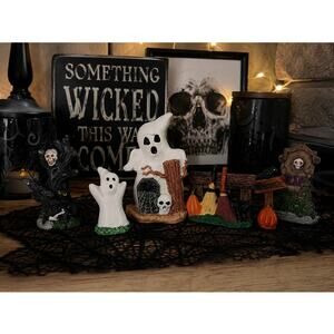 Halloween Miniature Figurine Set Spooky Village Ghosts Skulls Pumpkins Decor